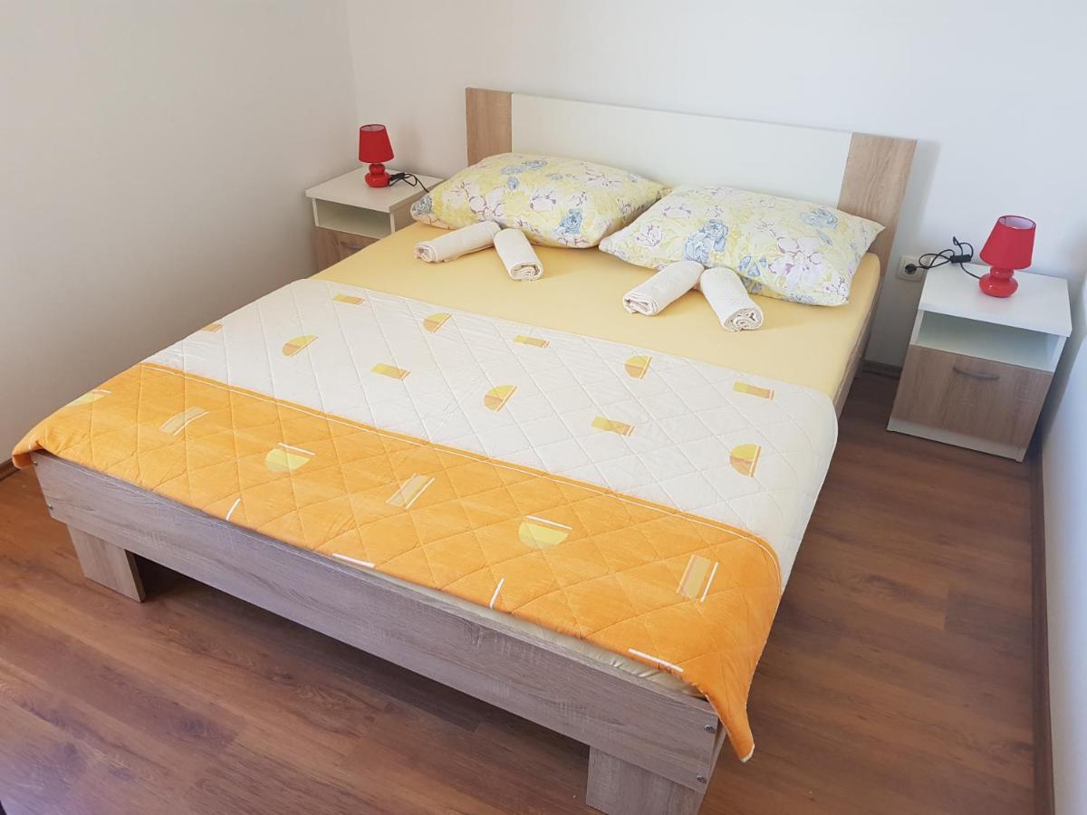 Apartman Ravlic Malinska Exterior foto